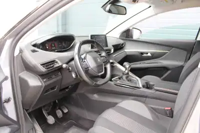 Peugeot 3008 2018 - 18000 EUR, 97000 km - AUTO.MOTO.pt - 97000km - foto 8 de 18