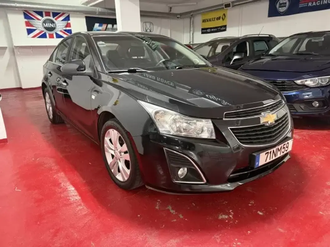 Chevrolet Cruze 2013 - 6800 EUR, 166000 km - AUTO.MOTO.pt - 166000km - foto 3 de 31