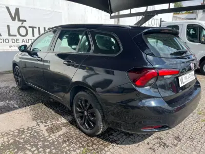 Fiat Tipo Station Wagon 2018 - 7850 EUR, 200000 km - AUTO.MOTO.pt - 200000km - foto 6 de 12
