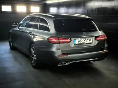 Mercedes-Benz E 300 2022 - 35950 EUR, 122245 km - AUTO.MOTO.pt - 122245km - foto 2 de 43