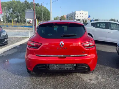 Renault Clio 2017 - 11950 EUR, 94905 km - AUTO.MOTO.pt - 94905km - foto 6 de 27