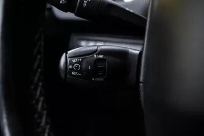 Peugeot 2008 2017 - 10690 EUR, 99978 km - AUTO.MOTO.pt - 99978km - foto 15 de 34