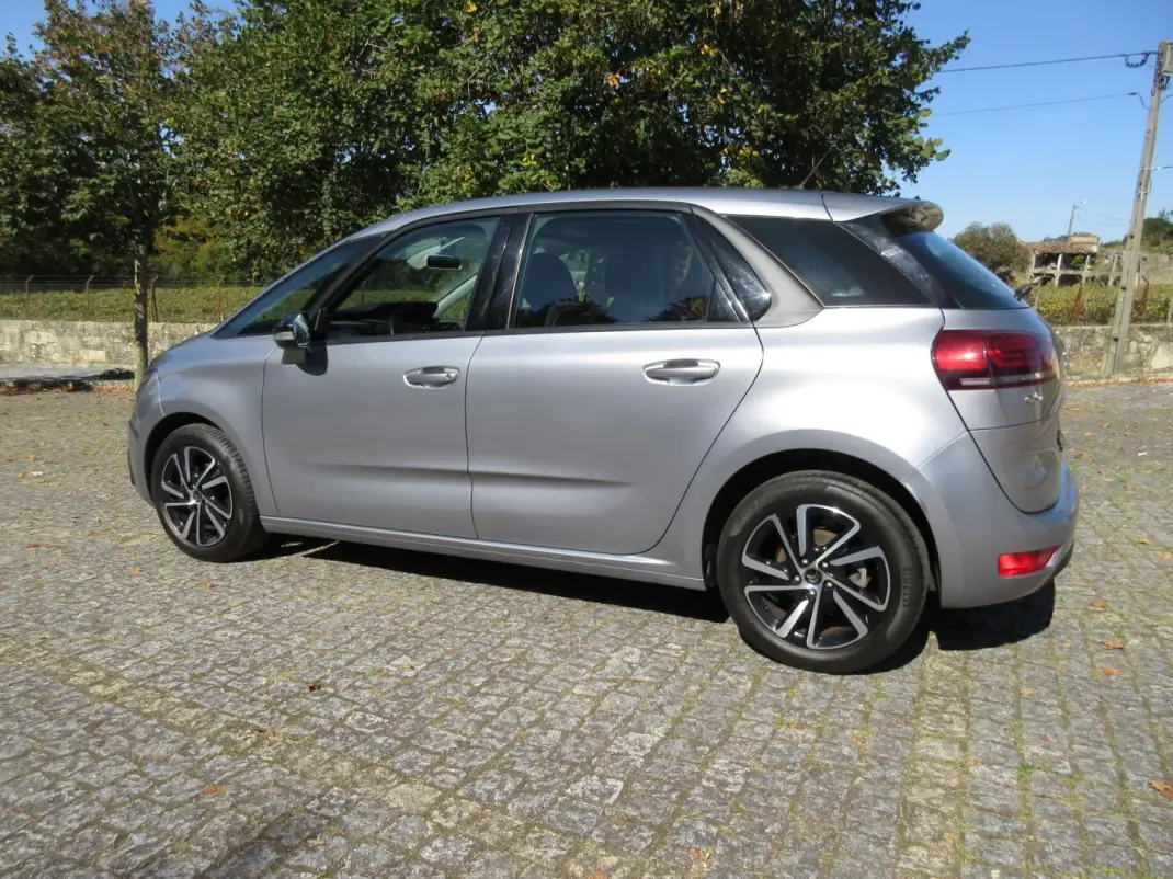 Citroën C4 Picasso 2017 - 12990 EUR, 175000 km - AUTO.MOTO.pt - 175000km - foto 5 de 44
