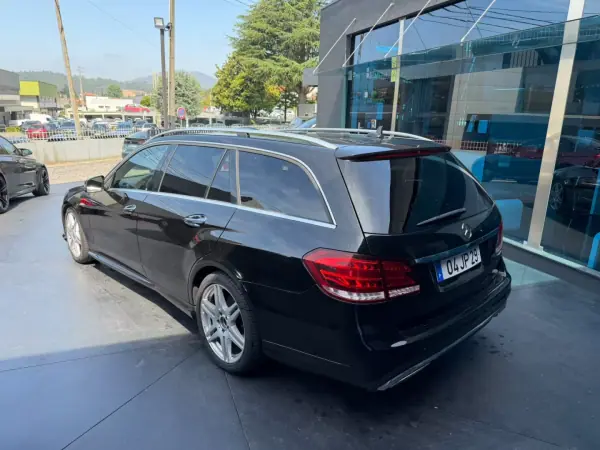 Mercedes-Benz E 250 2010 - 13900 EUR, 278000 km - AUTO.MOTO.pt - 278000km - foto 5 de 15