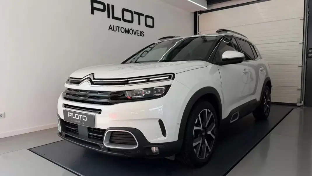Citroën C5 Aircross 2020 - 19990 EUR, 55490 km - AUTO.MOTO.pt - 55490km - foto 1 de 32