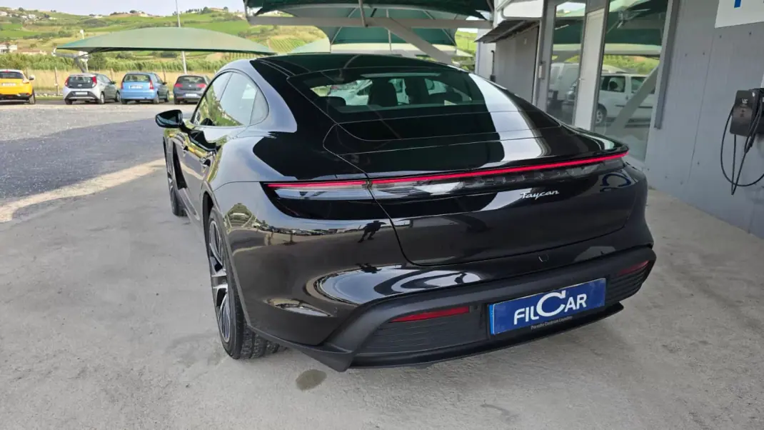 Porsche Taycan 2021 - 54500 EUR, 141090 km - 141090km - foto 10 de 30