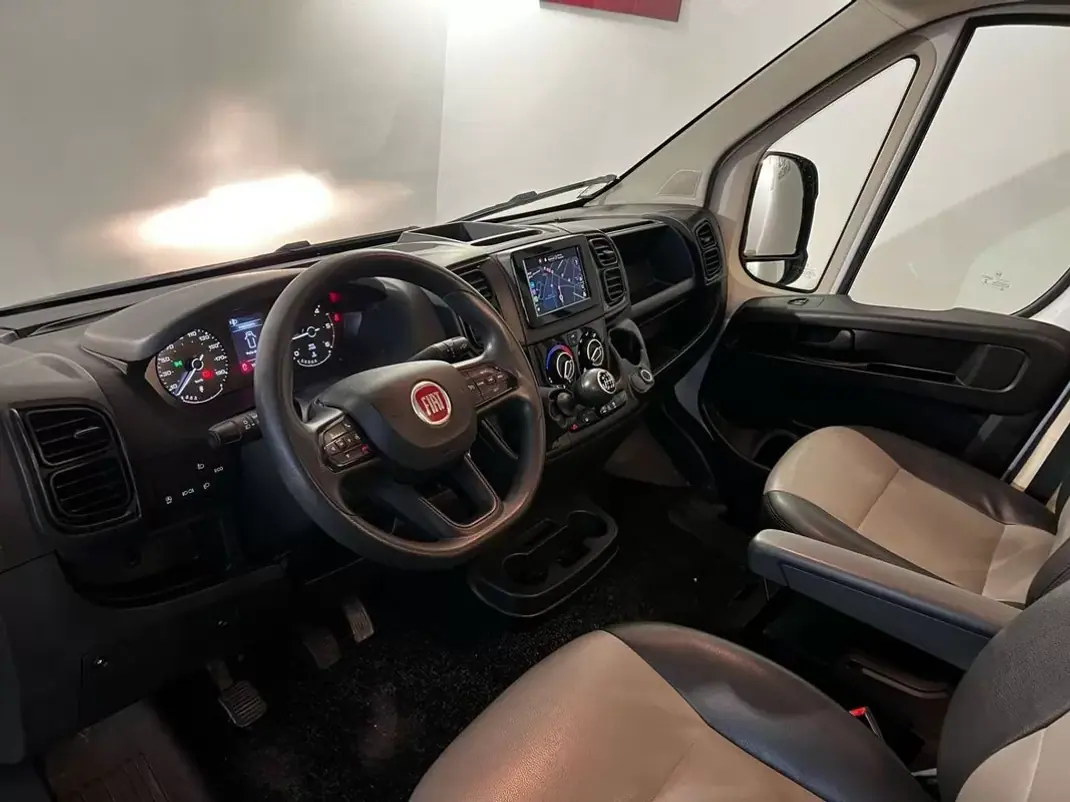 Fiat Ducato 2022 - 29500 EUR, 120000 km - AUTO.MOTO.pt - 120000km - foto 14 de 26