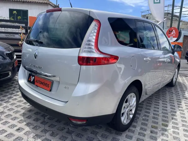 Renault Grand Scénic 2014 - 9950 EUR, 118241 km - AUTO.MOTO.pt - 118241km - foto 7 de 13