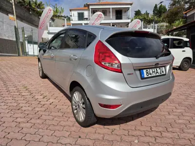 Ford Fiesta 2008 - 7950 EUR, 135350 km - AUTO.MOTO.pt - 135350km - foto 2 de 6