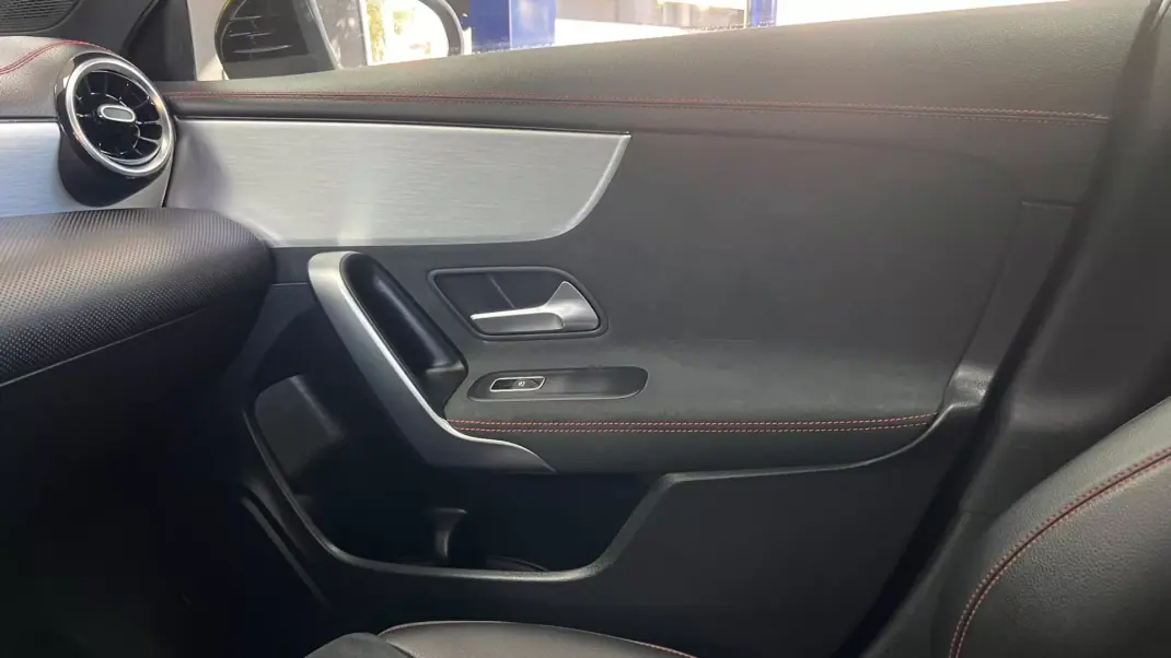 Mercedes-Benz CLA 180 2020 - 24000 EUR, 209314 km - 209314km - foto 54 de 55
