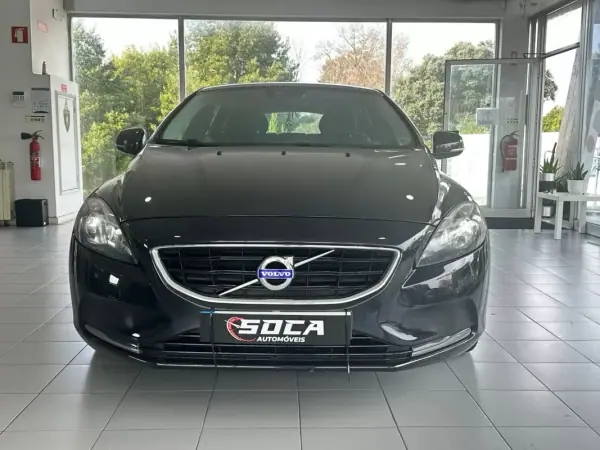 Volvo V40 Cross Country 2013 Diesel — 292 850 km Volvo V40 Cross Country 2013 Diesel