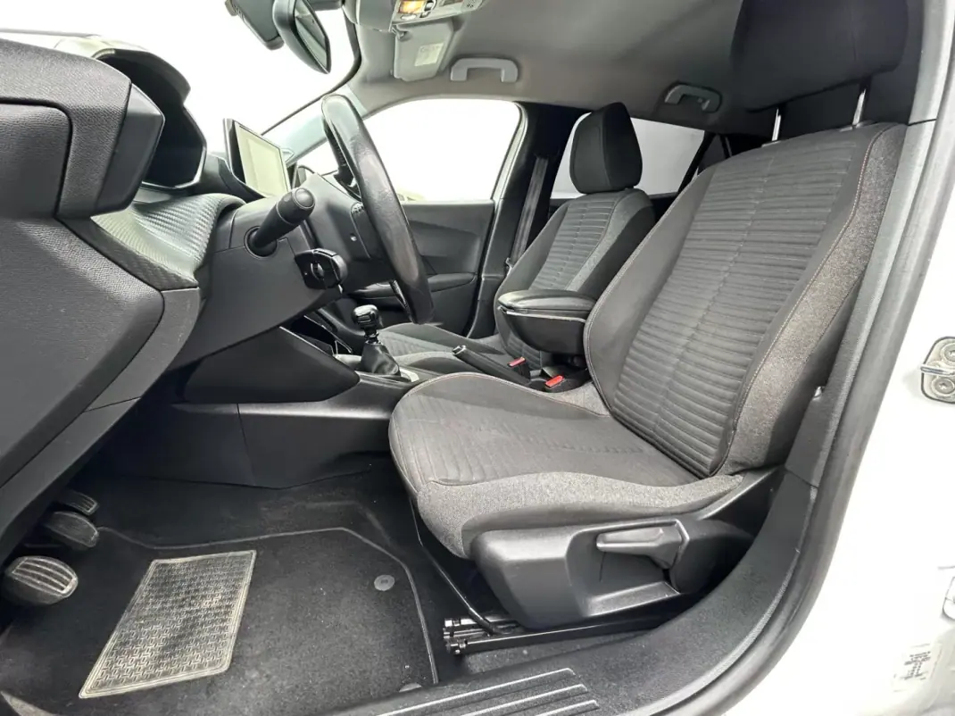 Peugeot 2008 2021 - 15750 EUR, 206114 km - AUTO.MOTO.pt - 206114km - foto 11 de 24