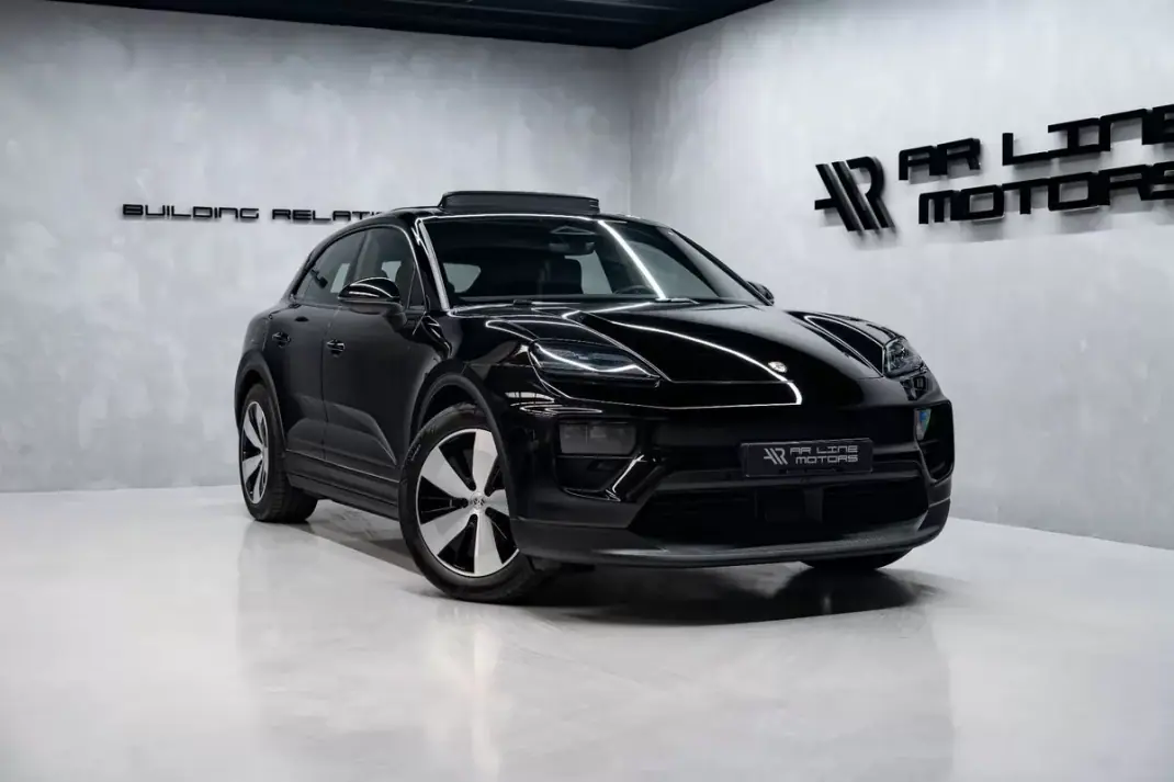 Porsche Macan 2025 - 74950 EUR, 22000 km - 22000km - foto 3 de 55