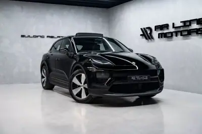 Porsche Macan 2025 - 74950 EUR, 22000 km - 22000km - foto 3 de 55