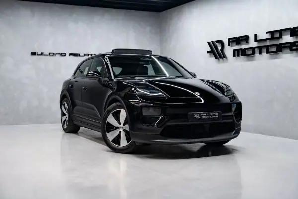 Porsche Macan STANDARD 2025 Electric