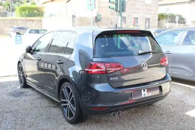 Volkswagen Golf 2015 - 18500 EUR, 230100 km - AUTO.MOTO.pt - 230100km - foto 7 de 19