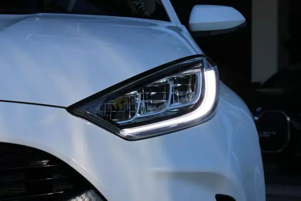 Toyota Yaris 2021 - 19250 EUR, 100929 km - AUTO.MOTO.pt - 100929km - foto 26 de 30