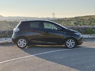 Renault Zoe 2019 - 12990 EUR, 86924 km - AUTO.MOTO.pt - 86924km - foto 29 de 29