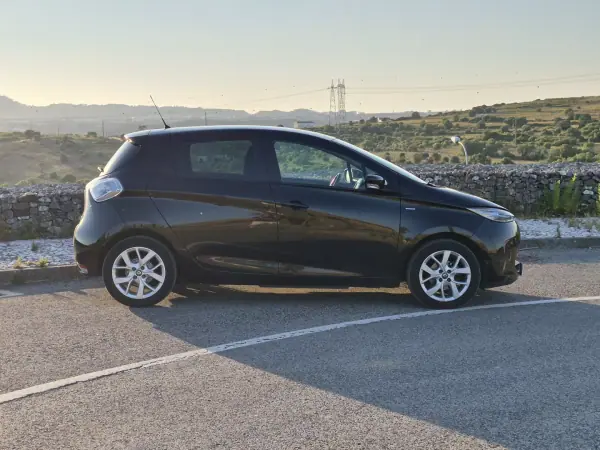 Renault Zoe 2019 - 12990 EUR, 86924 km - AUTO.MOTO.pt - 86924km - foto 29 de 29