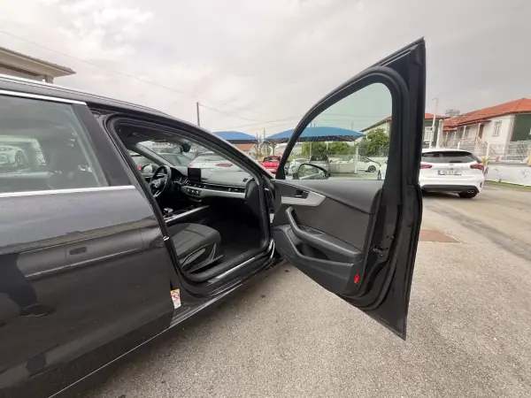 Audi A4 Avant 2022 - 21250 EUR, 195000 km - AUTO.MOTO.pt - 195000km - foto 31 de 45
