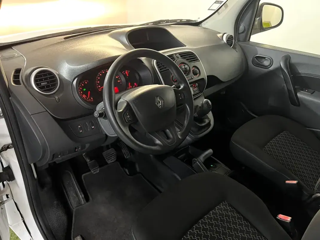 Renault KANGOO EXPRESS 1.5 DCI BUSINESS 3 L S/S 2015 - 7700 EUR, 226000 km - AUTO.MOTO.pt - 226000km - foto 13 de 23