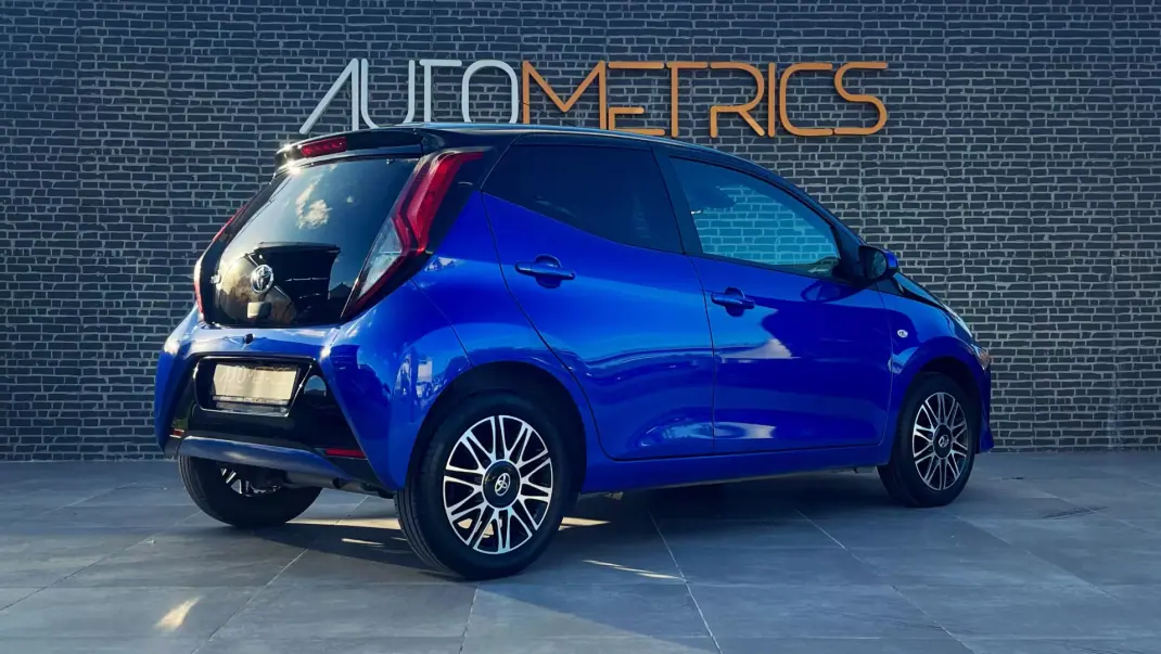 Toyota Aygo 2018 - 11750 EUR, 46000 km - AUTO.MOTO.pt - 46000km - foto 3 de 15