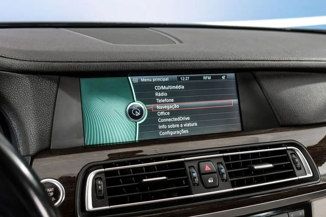 BMW 730 2011 - 25000 EUR, 172477 km - AUTO.MOTO.pt - 172477km - foto 20 de 26