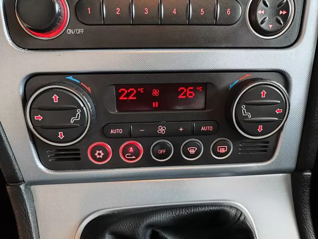 Alfa Romeo 159 Sportwagon 2008 - 7250 EUR, 221050 km - AUTO.MOTO.pt - 221050km - foto 29 de 37