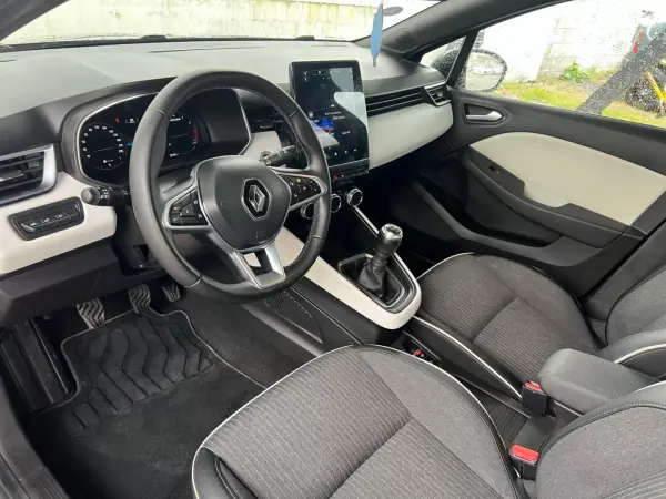 Renault Clio 2022 - 15250 EUR, 37000 km - AUTO.MOTO.pt - 37000km - foto 12 de 13