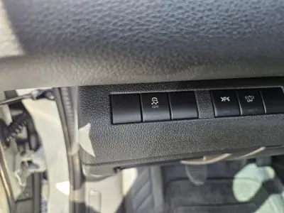 Peugeot 3008 2016 - 13550 EUR, 128500 km - AUTO.MOTO.pt - 128500km - foto 26 de 38