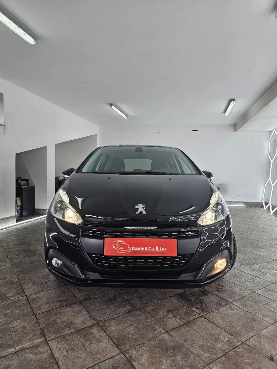 Peugeot 208 2019 - 11950 EUR, 90328 km - AUTO.MOTO.pt - 90328km - foto 49 de 90