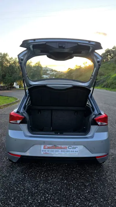 SEAT Ibiza 2018 - 13500 EUR, 130000 km - AUTO.MOTO.pt - 130000km - foto 11 de 14