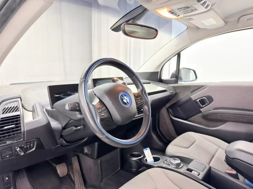 BMW i3 2014 - 10750 EUR, 118000 km - AUTO.MOTO.pt - 118000km - foto 19 de 23