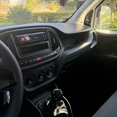 Fiat Doblo 1.3 Multijet ,3Lug. ,Iva Dedutivel 2017 - 9990 EUR, 198000 km - AUTO.MOTO.pt - 198000km - foto 23 de 27