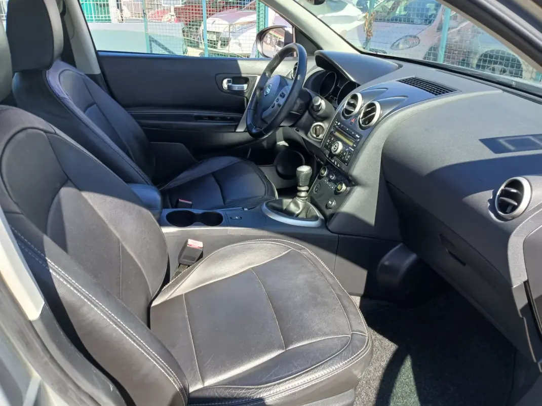 Nissan Qashqai 2008 - 7350 EUR, 167419 km - 167419km - foto 22 de 26