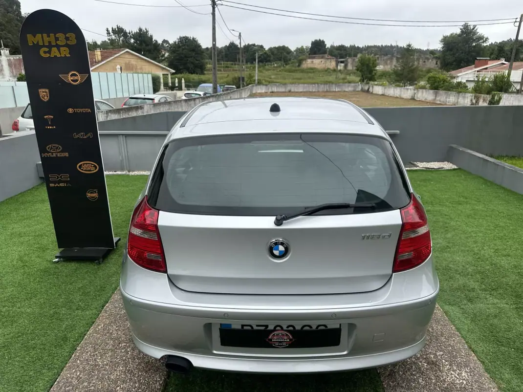 BMW 118 2009 - 8900 EUR, 184000 km - AUTO.MOTO.pt - 184000km - foto 13 de 55