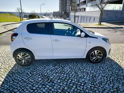 Peugeot 108 2018 - 9999 EUR, 180453 km - AUTO.MOTO.pt - 180453km - foto 33 de 60