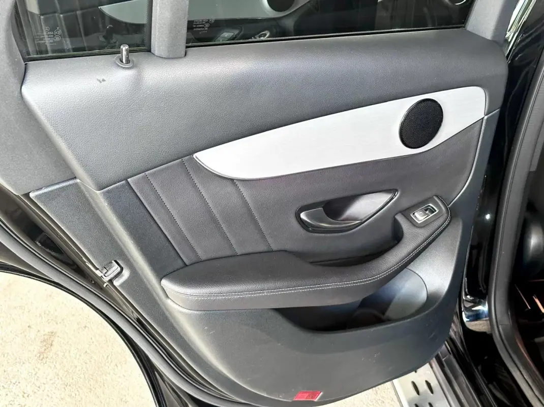 Mercedes-Benz GLC 300 2021 - 39900 EUR, 169445 km - AUTO.MOTO.pt - 169445km - foto 16 de 36