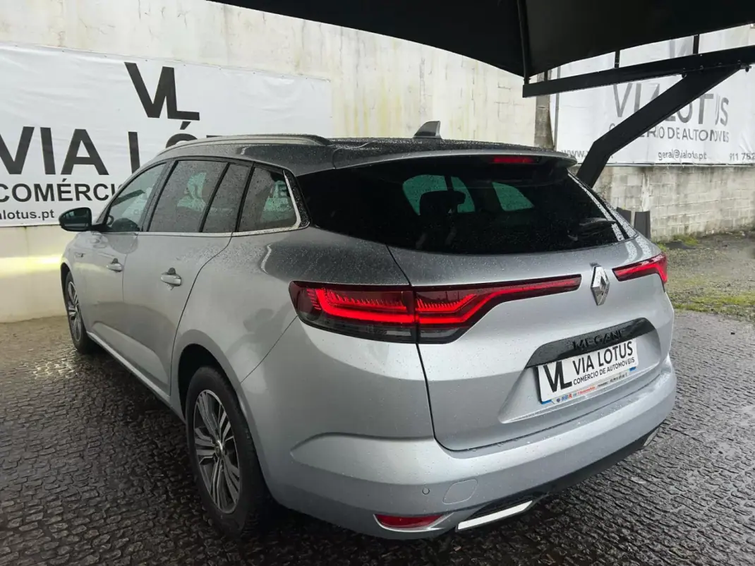 Renault Mégane 2021 - 17000 EUR, 91200 km - AUTO.MOTO.pt - 91200km - foto 7 de 10