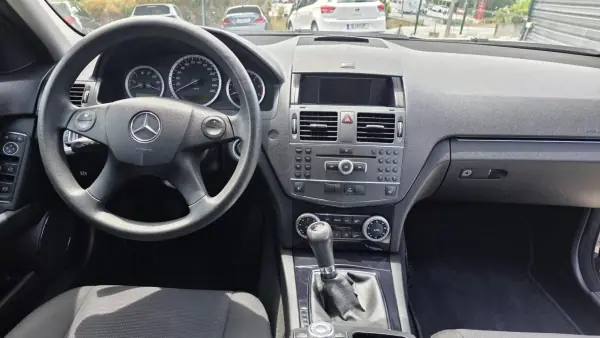 Mercedes-Benz C 200 2011 - 13890 EUR, 240000 km - AUTO.MOTO.pt - 240000km - foto 12 de 19