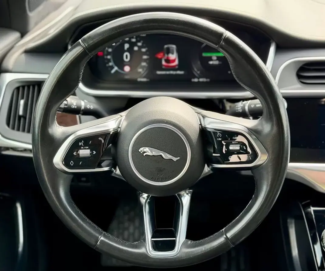 Jaguar I-Pace 2018 - 24900 EUR, 74650 km - AUTO.MOTO.pt - 74650km - foto 6 de 14