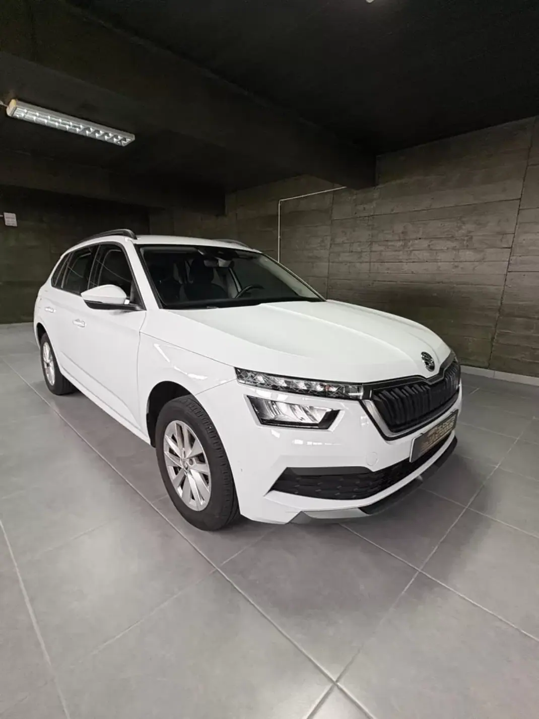 Skoda Kamiq 2023 - 17400 EUR, 55800 km - AUTO.MOTO.pt - 55800km - foto 1 de 10