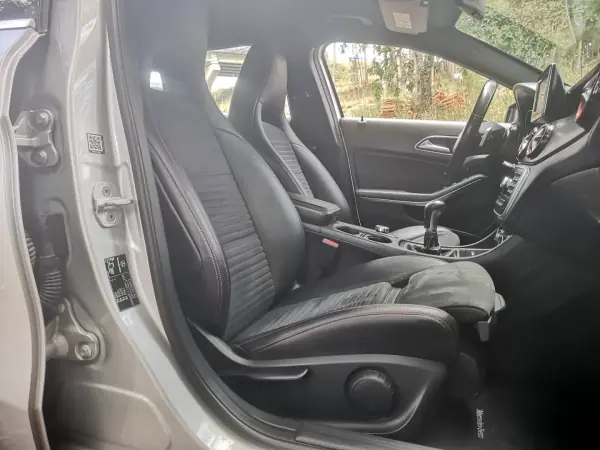 Mercedes-Benz GLA 180 2015 - 15250 EUR, 190000 km - AUTO.MOTO.pt - 190000km - foto 15 de 26