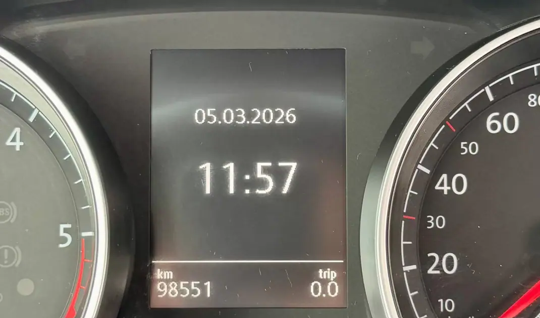 Volkswagen Golf 2016 - 18900 EUR, 98000 km - AUTO.MOTO.pt - 98000km - foto 15 de 27