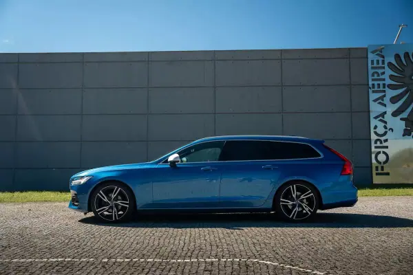 Volvo V90 2018 - 21990 EUR, 184000 km - AUTO.MOTO.pt - 184000km - foto 36 de 38