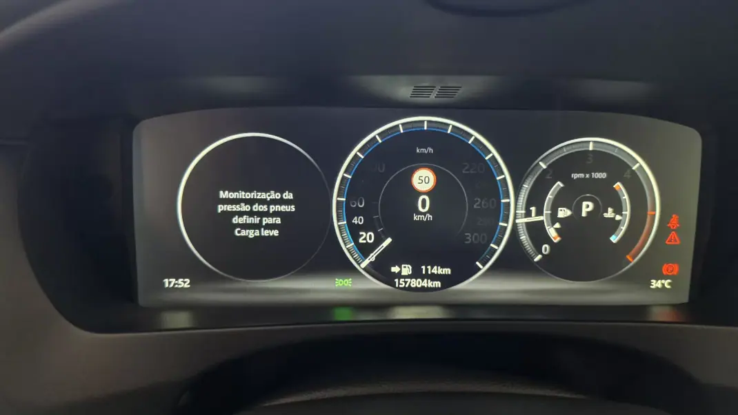 Jaguar F-Pace 2017 - 19500 EUR, 157804 km - 157804km - foto 56 de 74
