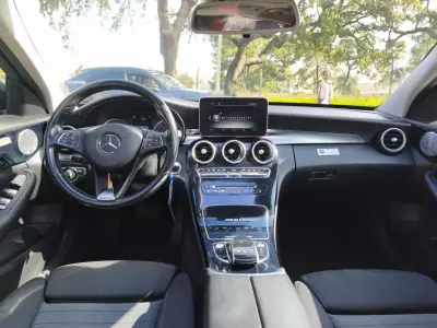Mercedes-Benz C 200 2015 - 17900 EUR, 192000 km - AUTO.MOTO.pt - 192000km - foto 19 de 21