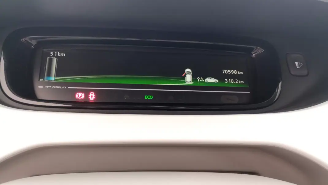 Renault Zoe 2019 - 12500 EUR, 70000 km - AUTO.MOTO.pt - 70000km - foto 22 de 28