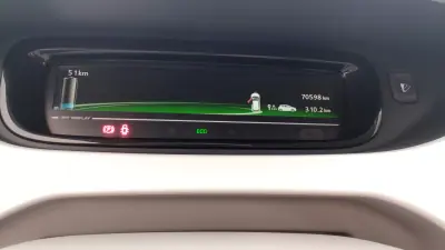 Renault Zoe 2019 - 12500 EUR, 70000 km - AUTO.MOTO.pt - 70000km - foto 22 de 28