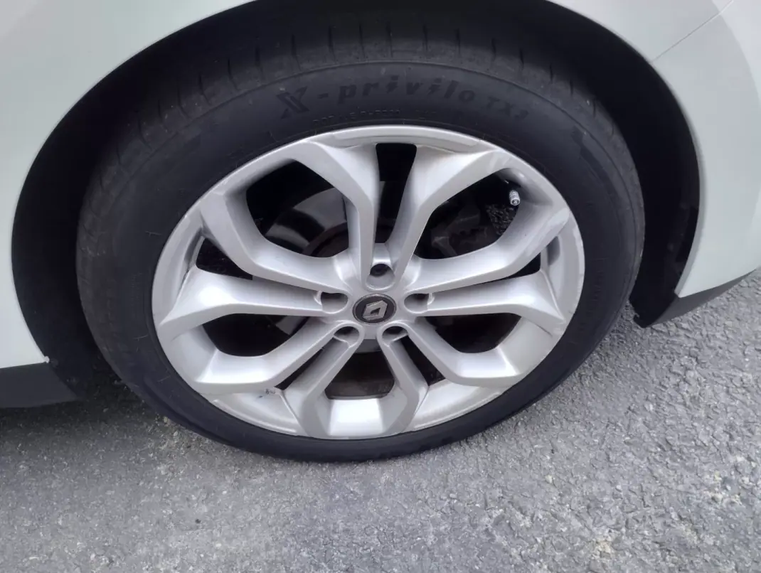 Renault Grand Scénic 2017 - 13750 EUR, 200000 km - 200000km - foto 9 de 27
